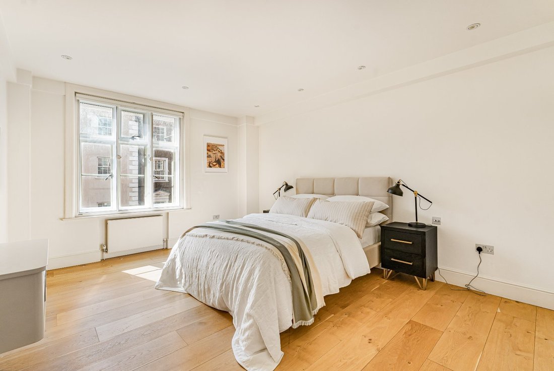 Apartment in Mayfair, Westminster, England 3 - 17302515