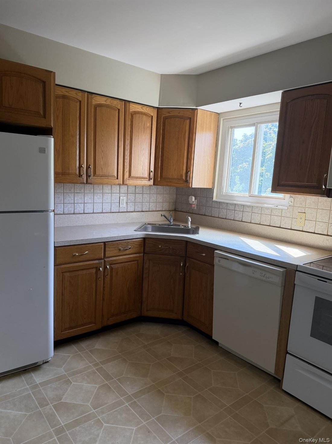 West Babylon, New York, United States 3 - 18585159