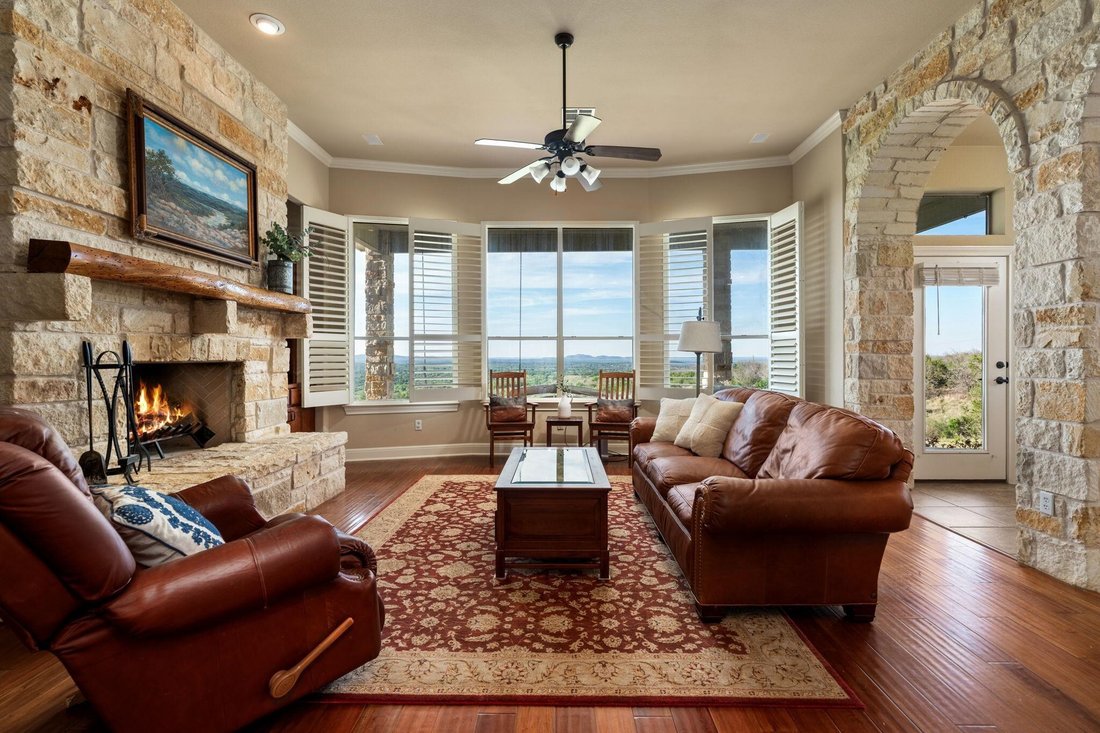 House in Round Mountain, Texas, United States 5 - 18584843