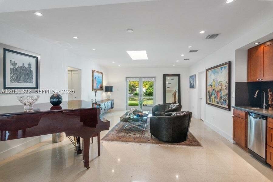 House in Miami, Florida, United States 3 - 18584431