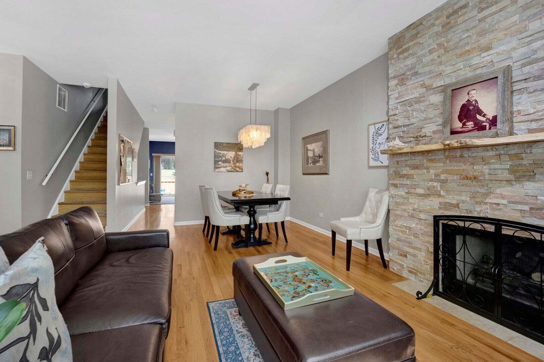 Townhouse in Chicago, Illinois, United States 5 - 18582023