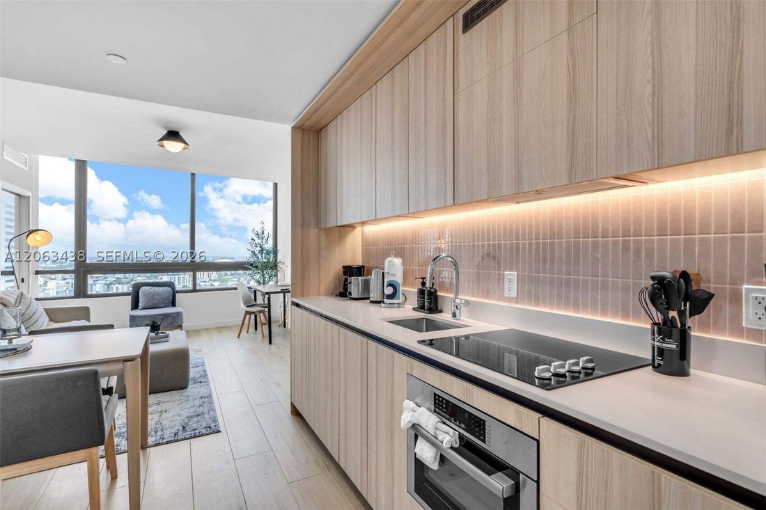 Condo in Miami, Florida, United States 3 - 18584400