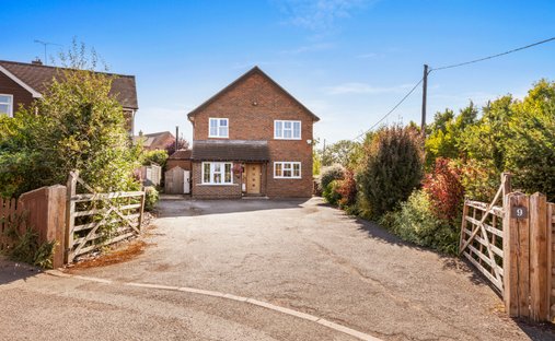 House in Shabbington, England 1