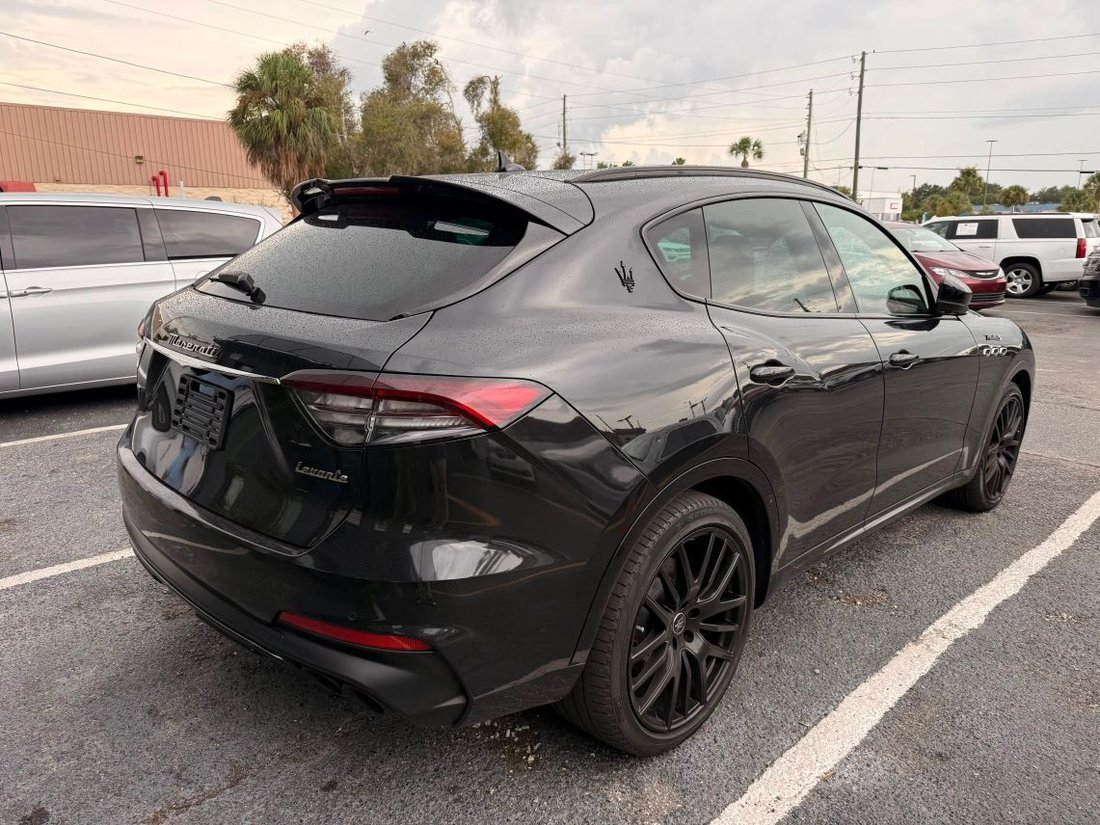 Suv in Orlando, FL, United States 5 - 18585782