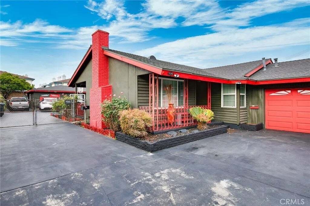 Bellflower, California, United States 5 - 18581734