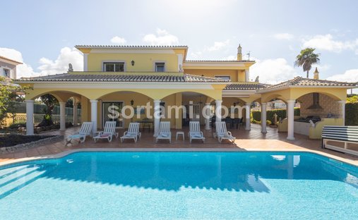 Haus in Quarteira, Algarve, Portugal 1