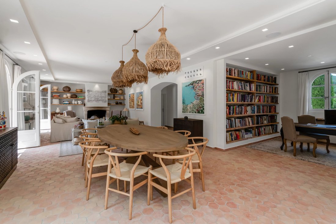 Villa in Grimaud, Provence-Alpes-Côte d'Azur, France 5 - 18585358
