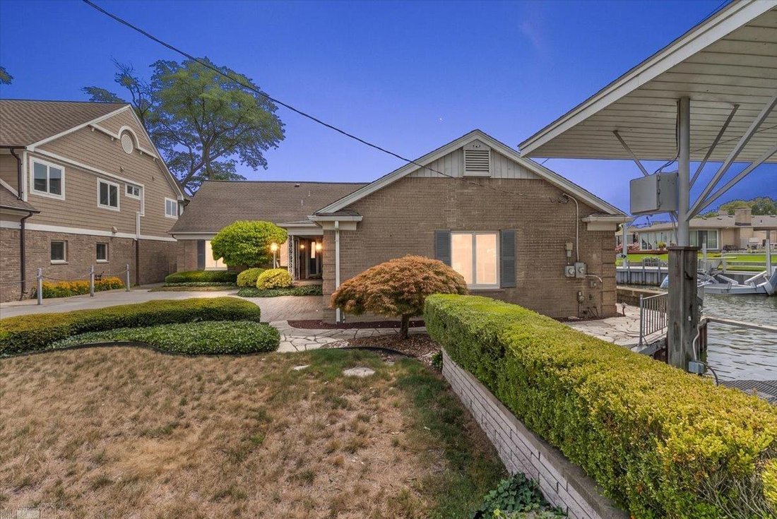 House in St. Clair Shores, Michigan, United States 2 - 18583801
