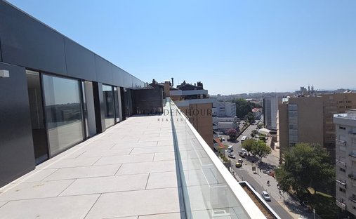 Apartment in Mafamude e Vilar do Paraiso, Porto District, Portugal 1