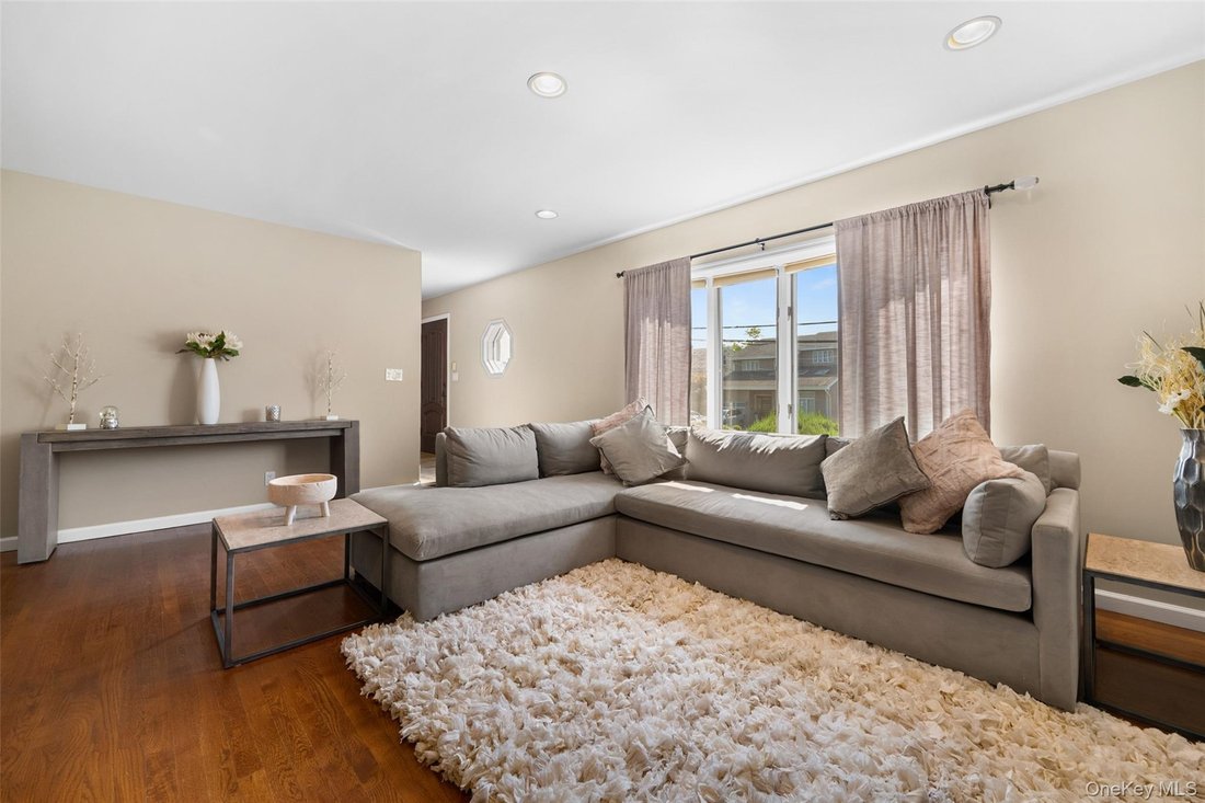 House in Eastchester, New York, United States 4 - 18586274