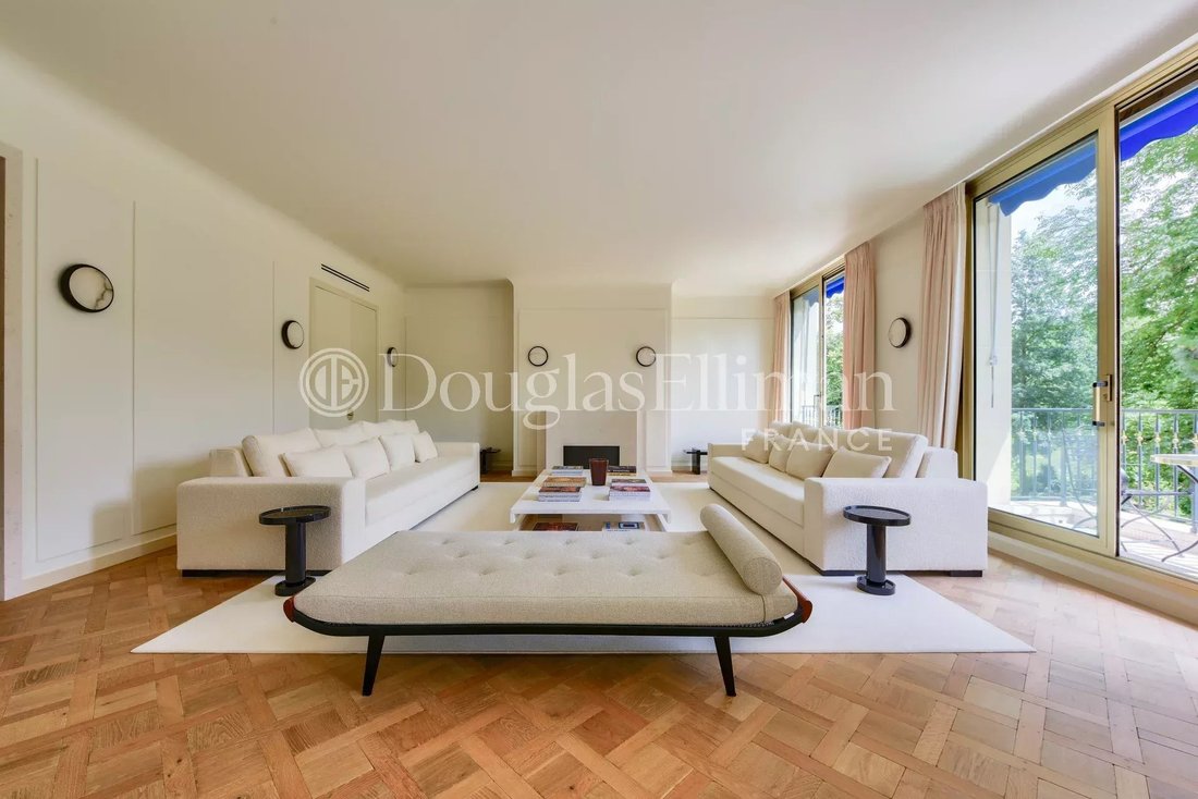 Apartment in Chaillot, Paris 16e Arrondissement, Paris 2 - 18582414