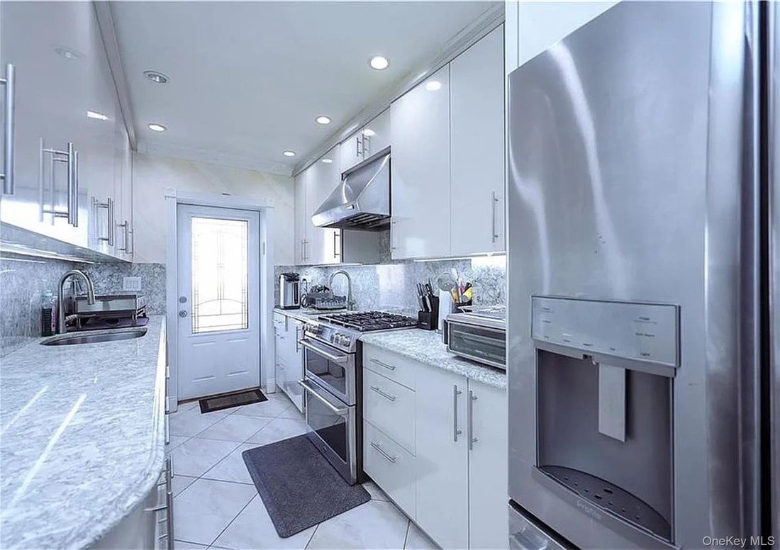 House in New York, New York, United States 4 - 18583892
