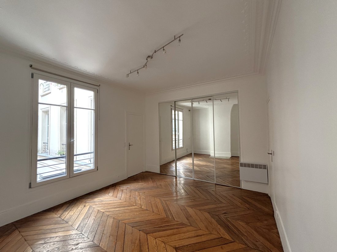 Apartment in Saint Philippe du Roule, Paris 8e Arrondissement, Paris 3 - 18584267