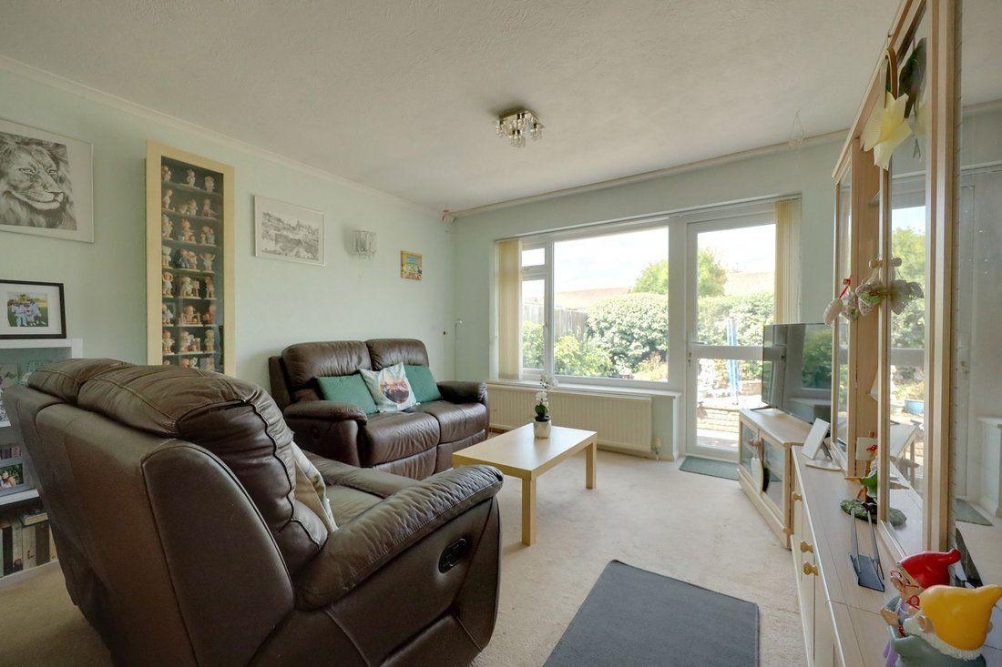 Bungalow in Burgess Hill, England 3 - 18582285