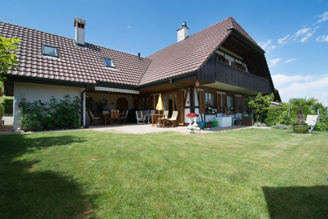 House in Tschugg, Canton of Bern, Switzerland 2 - 18581477