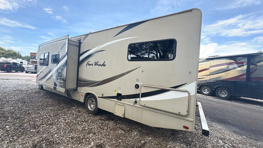 2018 Thor Motor Coach Four Winds 30D in Thonotosassa, FL, United States 4 - 18585657