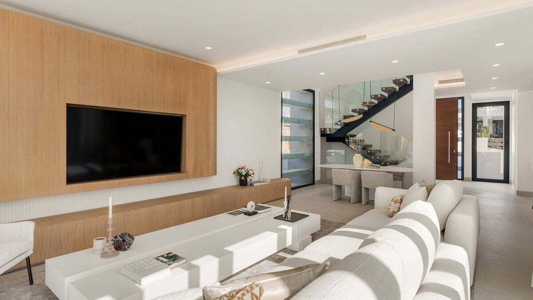 Villa in Estepona, Andalusia, Spain 3 - 14587326