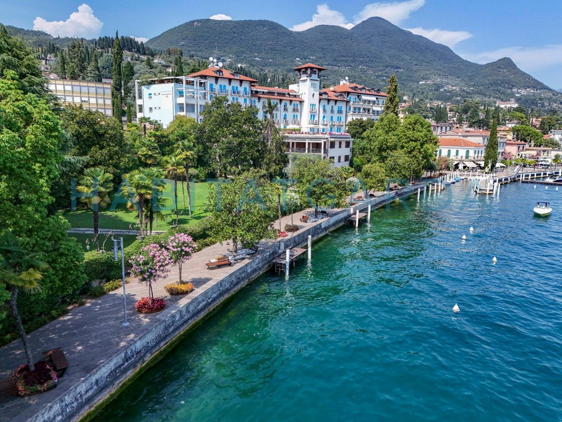 Apartment in Gardone Riviera, Lombardy, Italy 1 - 18585977