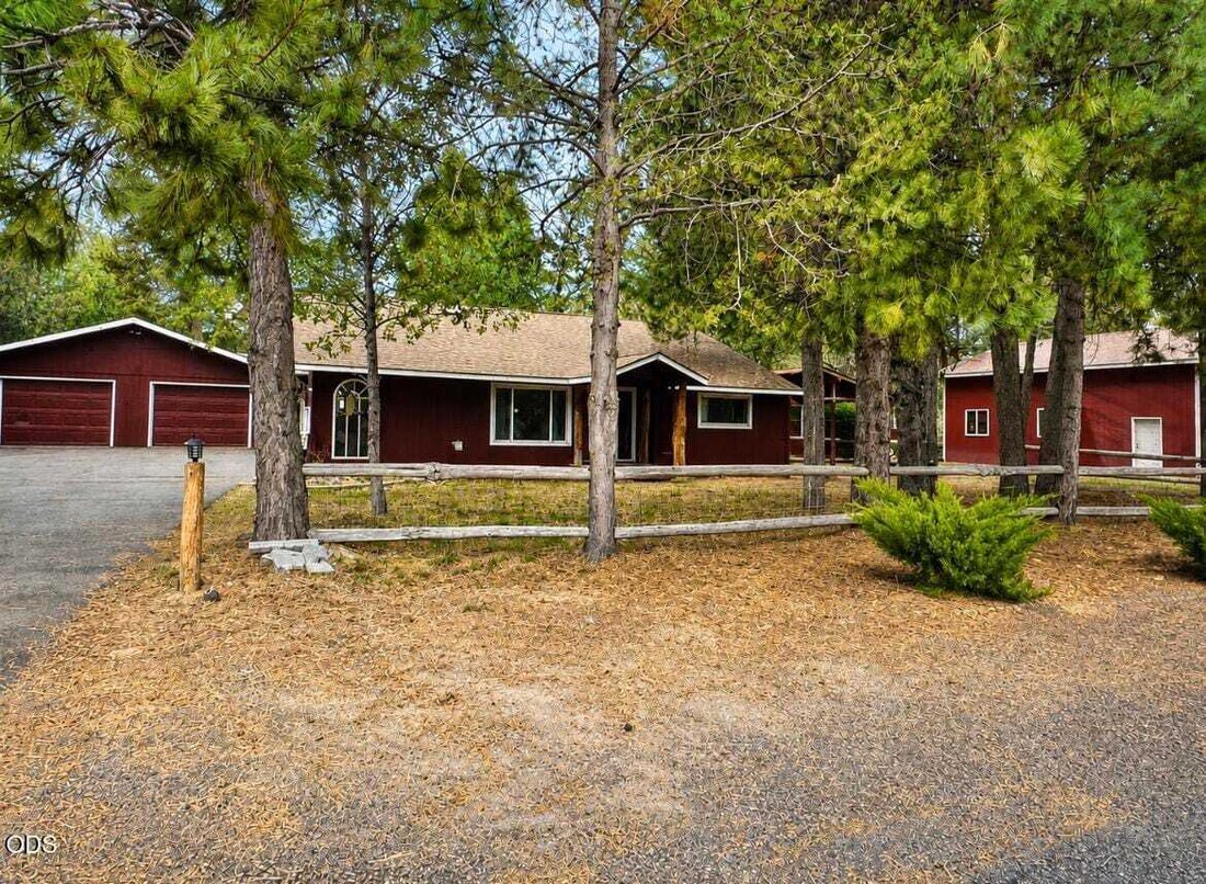 House in La Pine, Oregon, United States 1 - 17259789