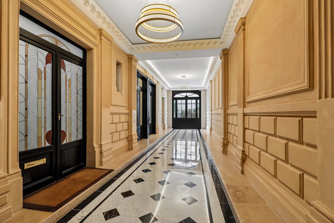 Apartment in Paris 8e Arrondissement, Paris, France 2 - 18582243