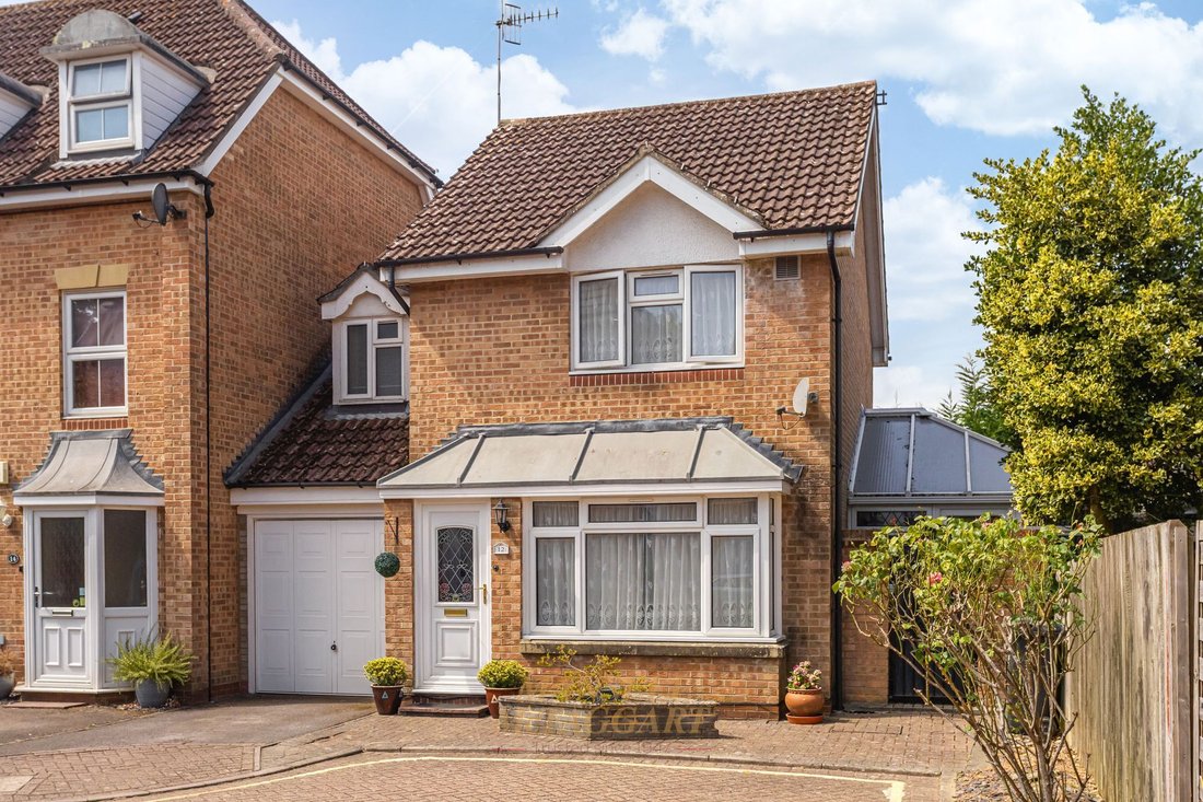 House in Horley, England 1 - 17436496