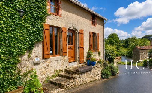 House in Cugand, Cugand-la-Bernardiere, France 1