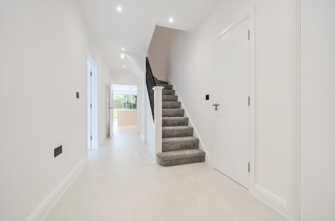 House in Barnet, England 2 - 18583516