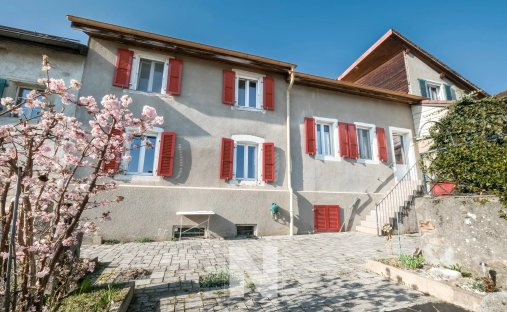 House in Begnins, Vaud, Switzerland 1