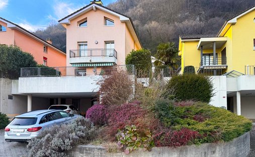 House in Mendrisio, Ticino, Switzerland 1