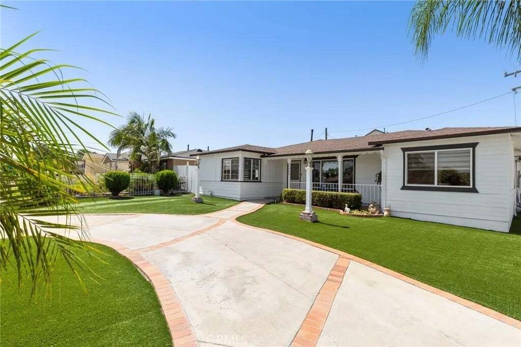 Whittier, California, United States 2 - 18584617