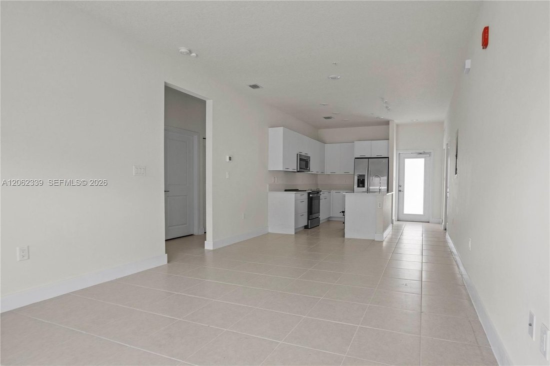 Condo in Miami Springs, Florida, United States 5 - 18585196