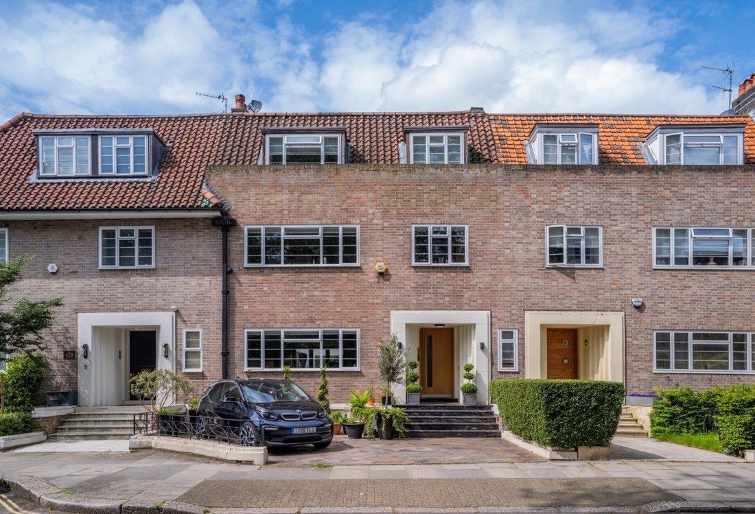 Estate in Hyde Park, Westminster, England 1 - 16689782