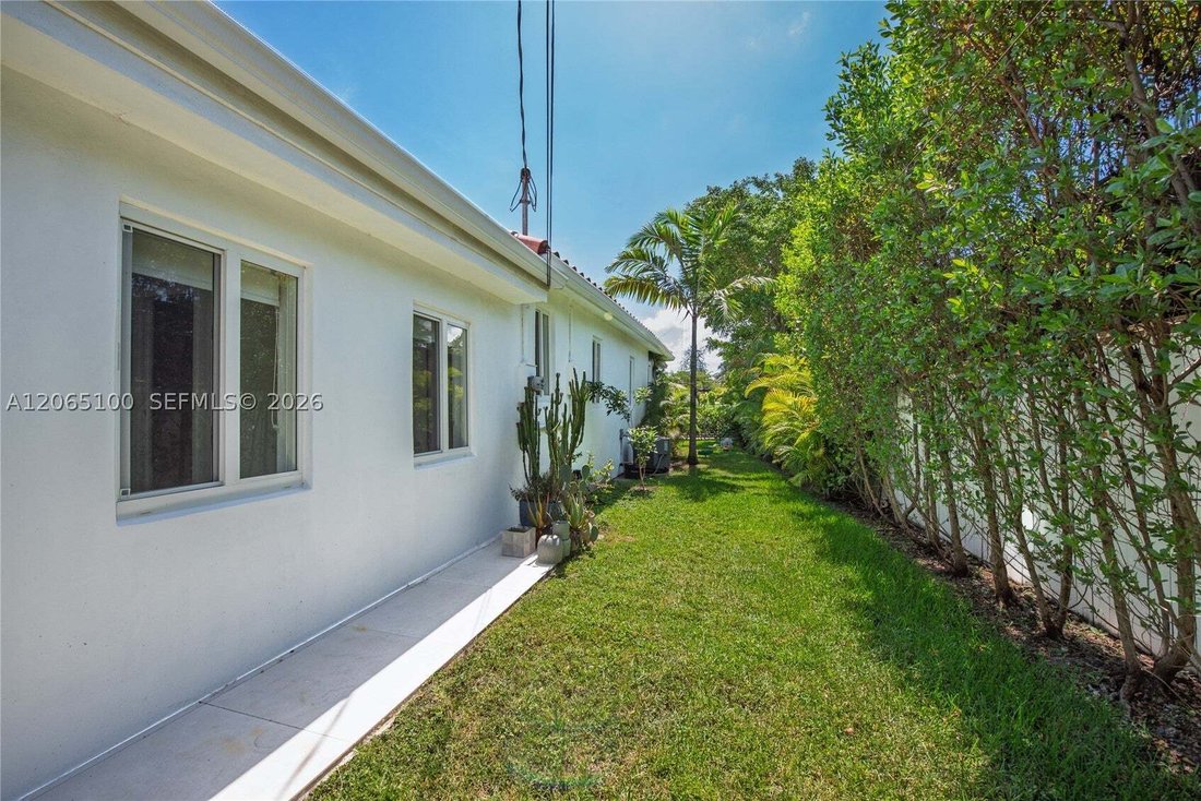 House in Miami, Florida, United States 5 - 18581618
