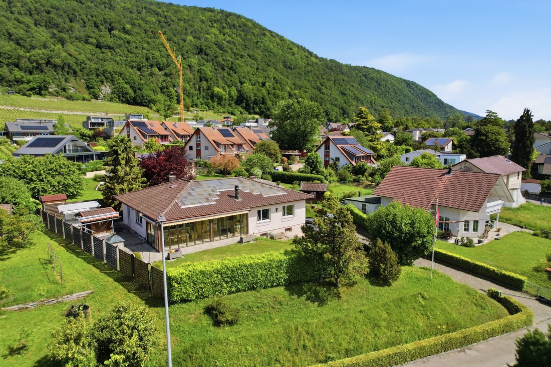 House in La Neuveville, Canton of Bern, Switzerland 2 - 18581133