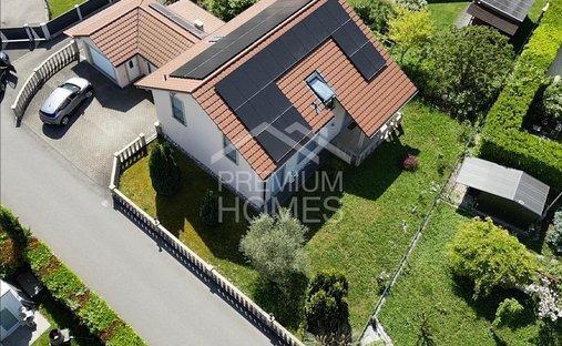 House in Laténa, Neuchâtel, Switzerland 1