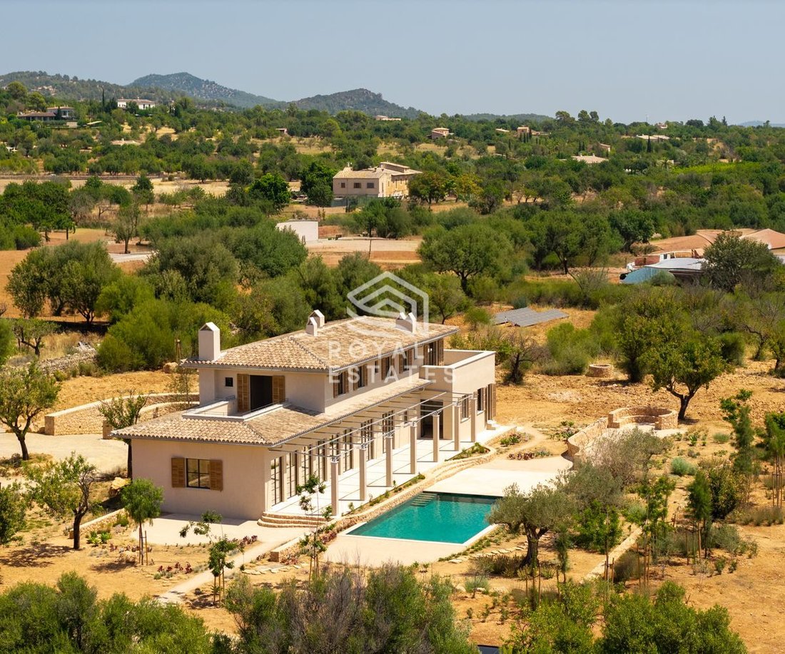 Villa in Santa Maria del Cami, Balearic Islands, Spain 3 - 15487124
