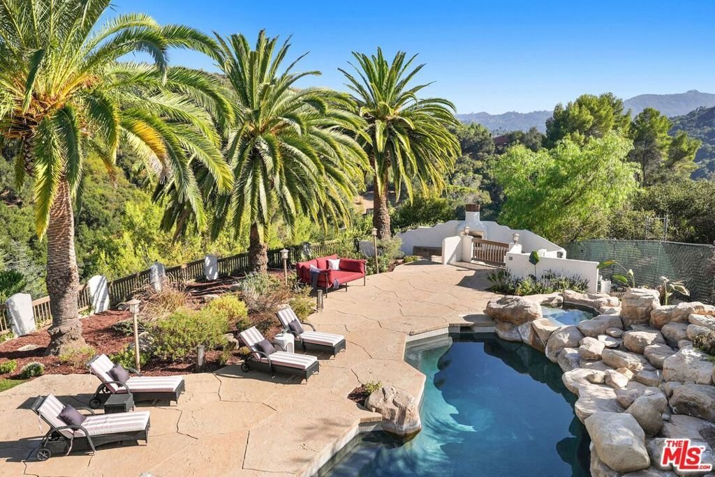 House in Topanga, California, United States 1 - 18581485
