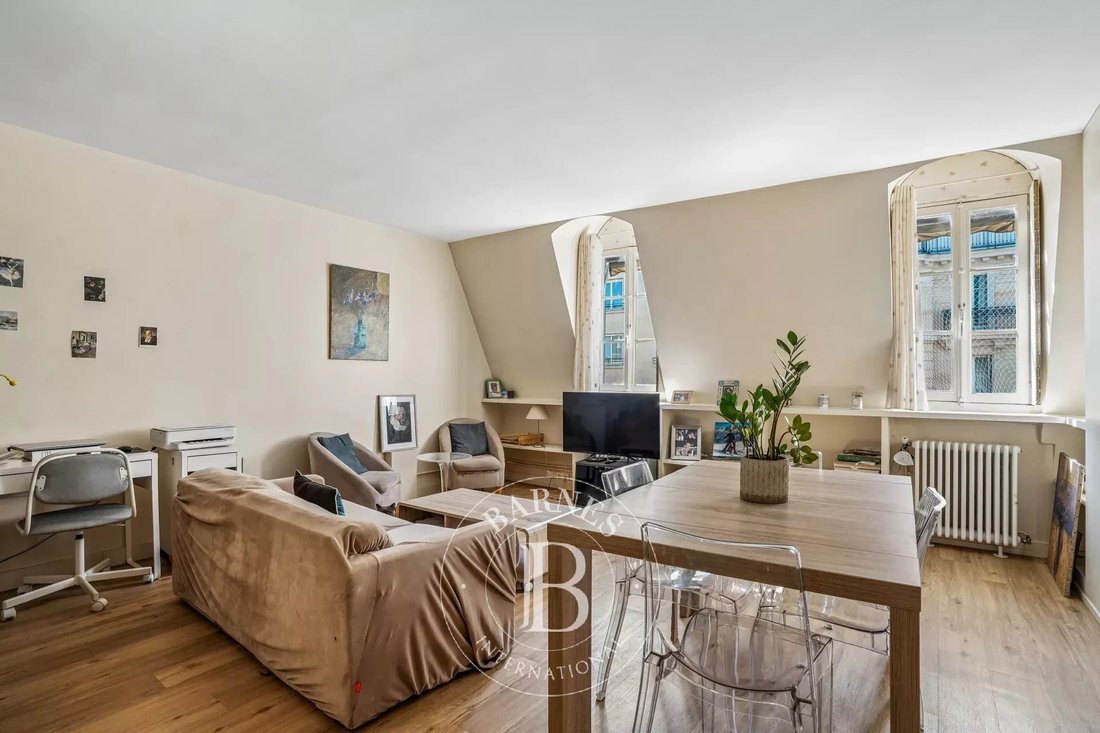 Apartment in Auteuil Nord, Paris 16e Arrondissement, Paris 1 - 18582483