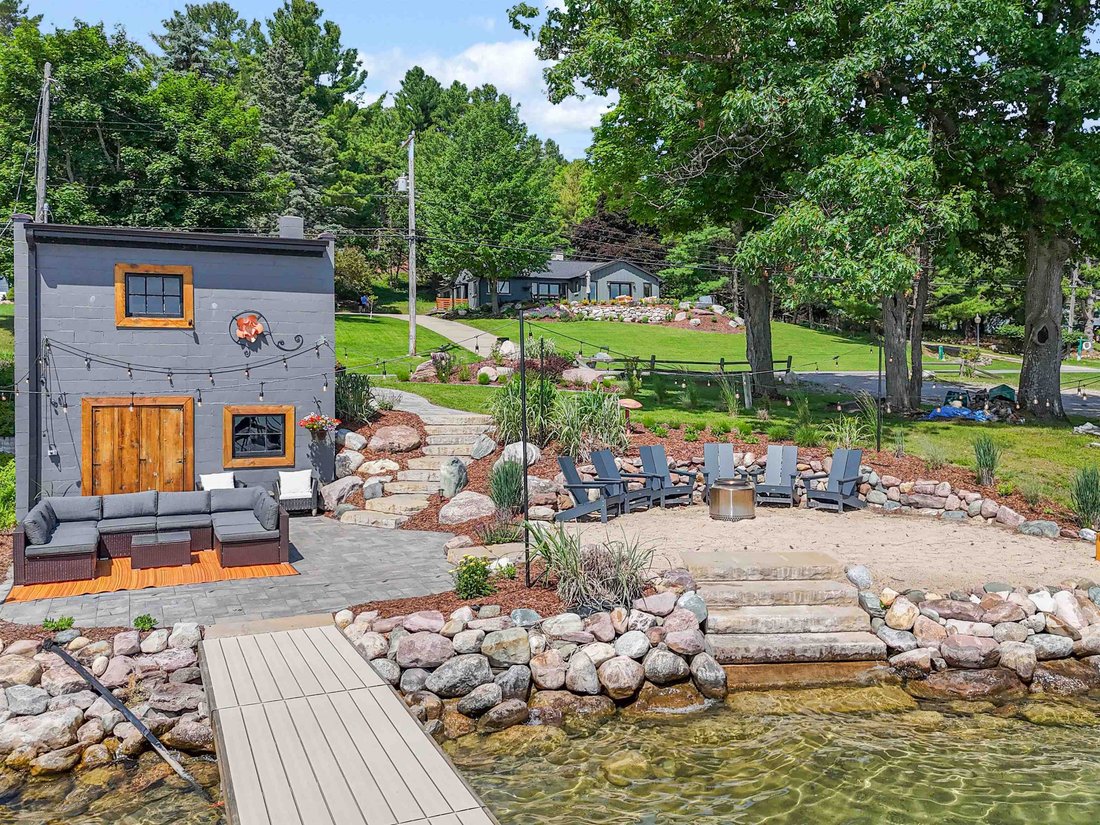 House in Rapid City, Michigan, United States 3 - 18583818