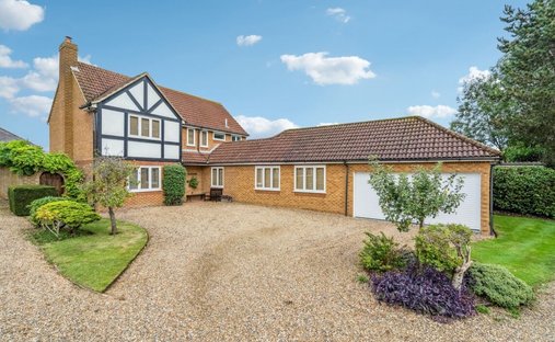 House in Langley Corner, Iver, England 1