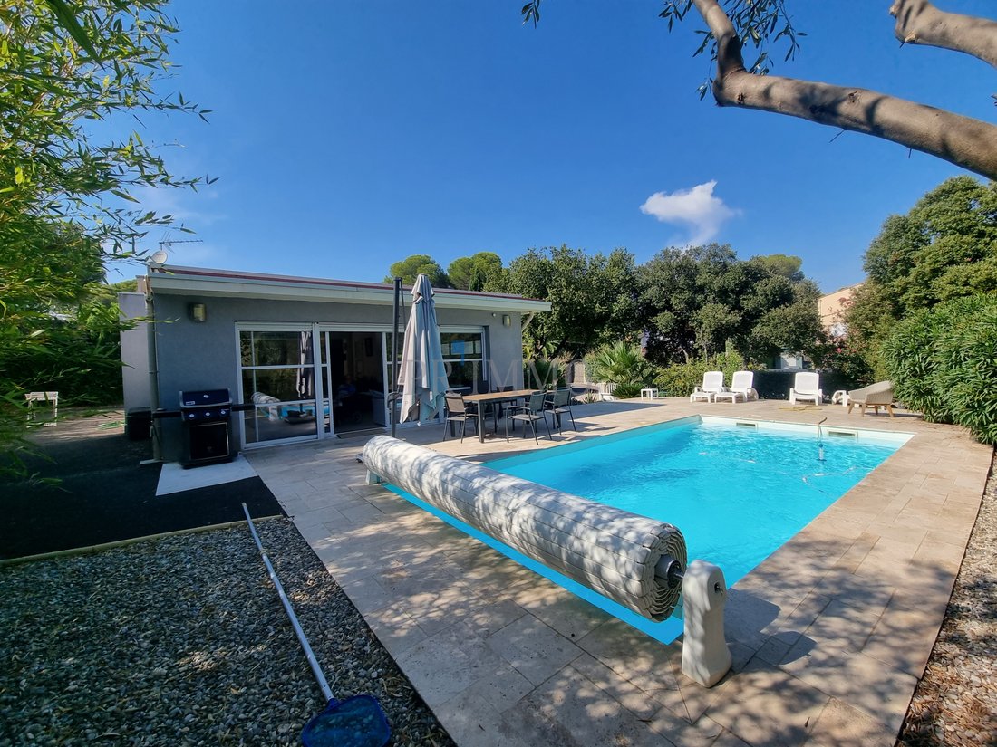 Villa in Le Dramont-Agay-Anthéor-Le Trayas, Saint-Raphaël, France 1 - 18585182