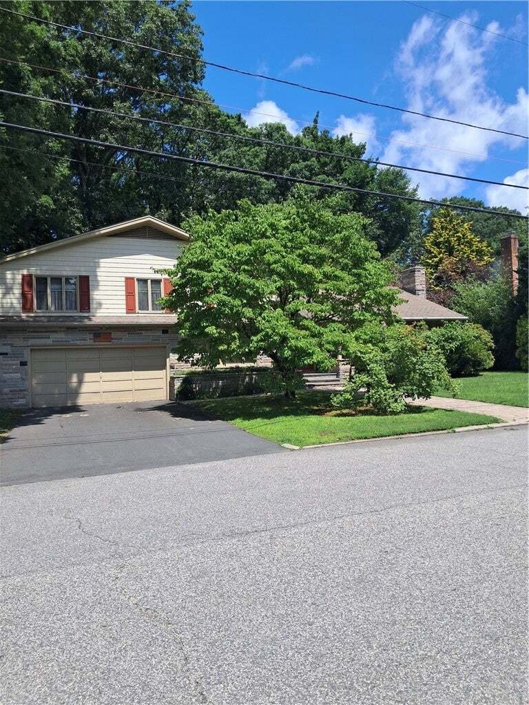 House in Cranston, Rhode Island, United States 3 - 18583872