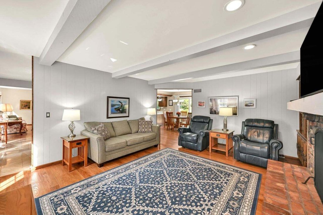 House in Brookfield, Wisconsin, United States 4 - 18584008