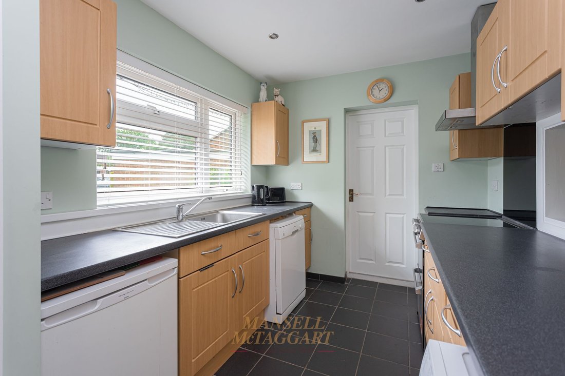 House in Charlwood, England 3 - 18582297