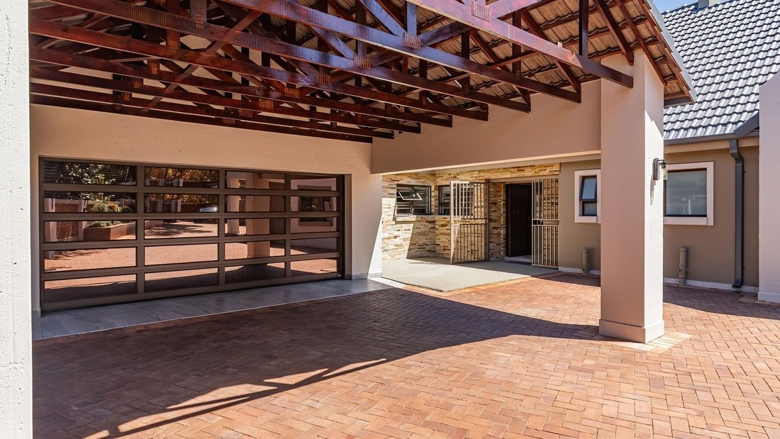 House in Ebotse Golf &amp; Country Estate, Gauteng, South Africa 4 - 18582668