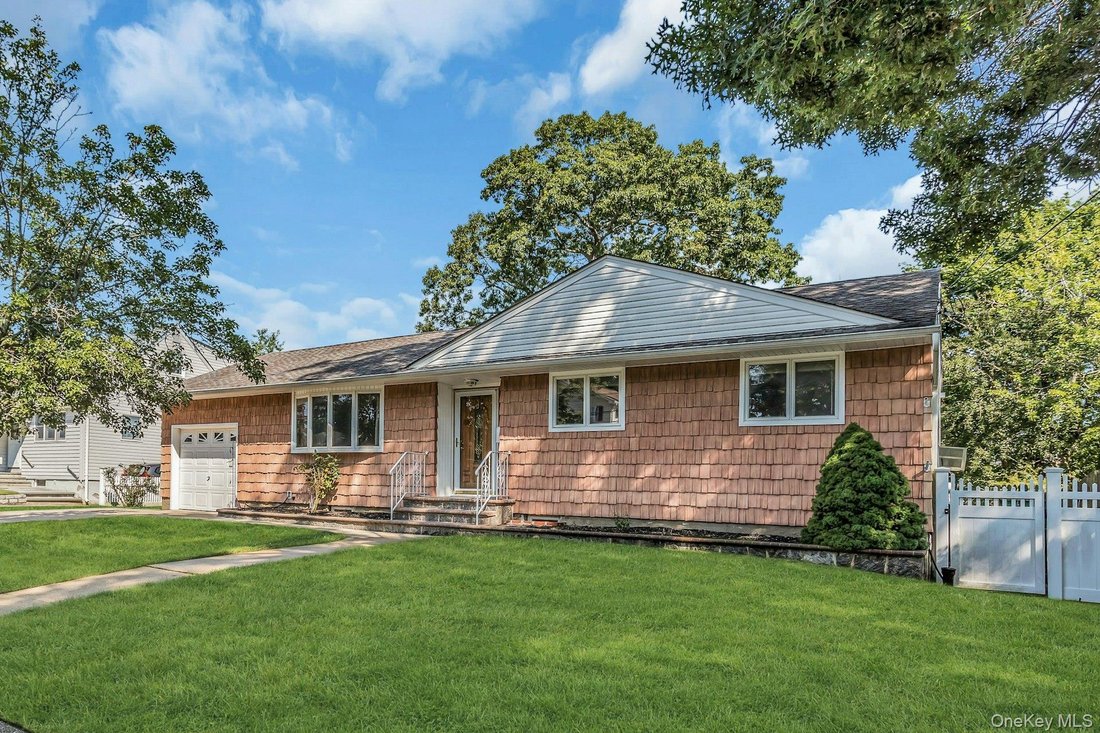 House in Lindenhurst, New York, United States 2 - 18585184