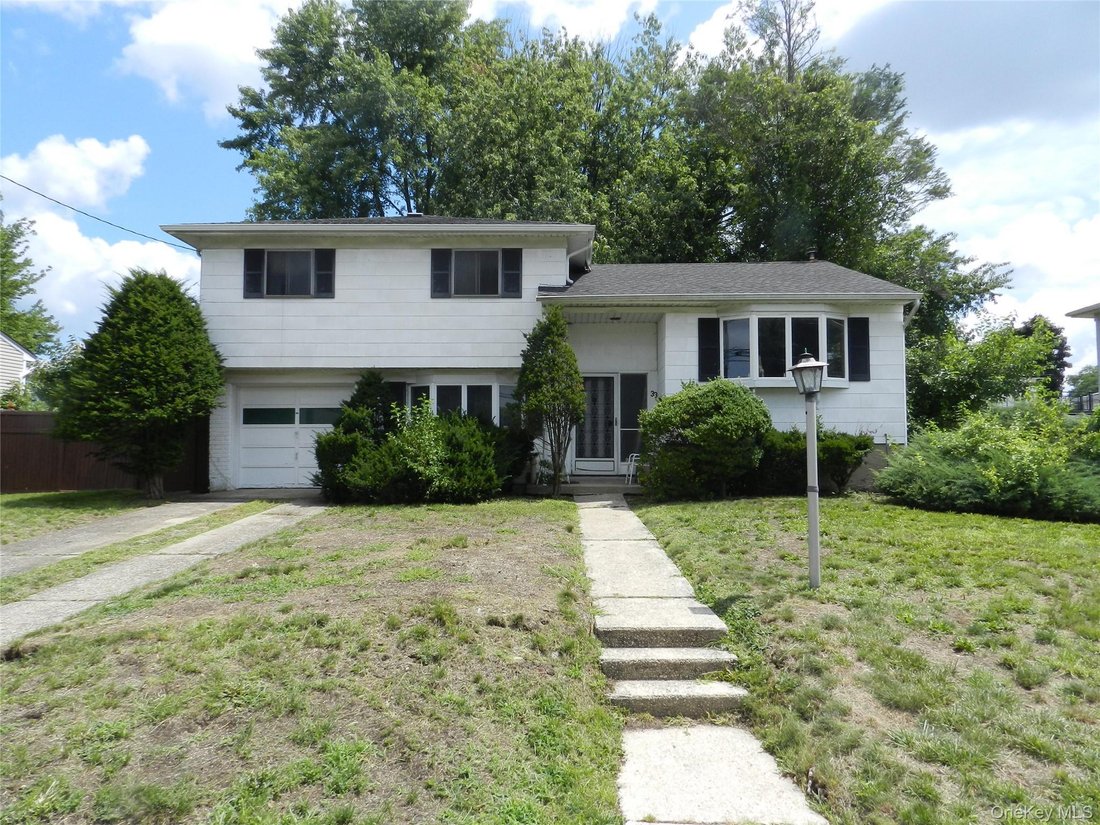 House in Deer Park, New York, United States 2 - 18585186