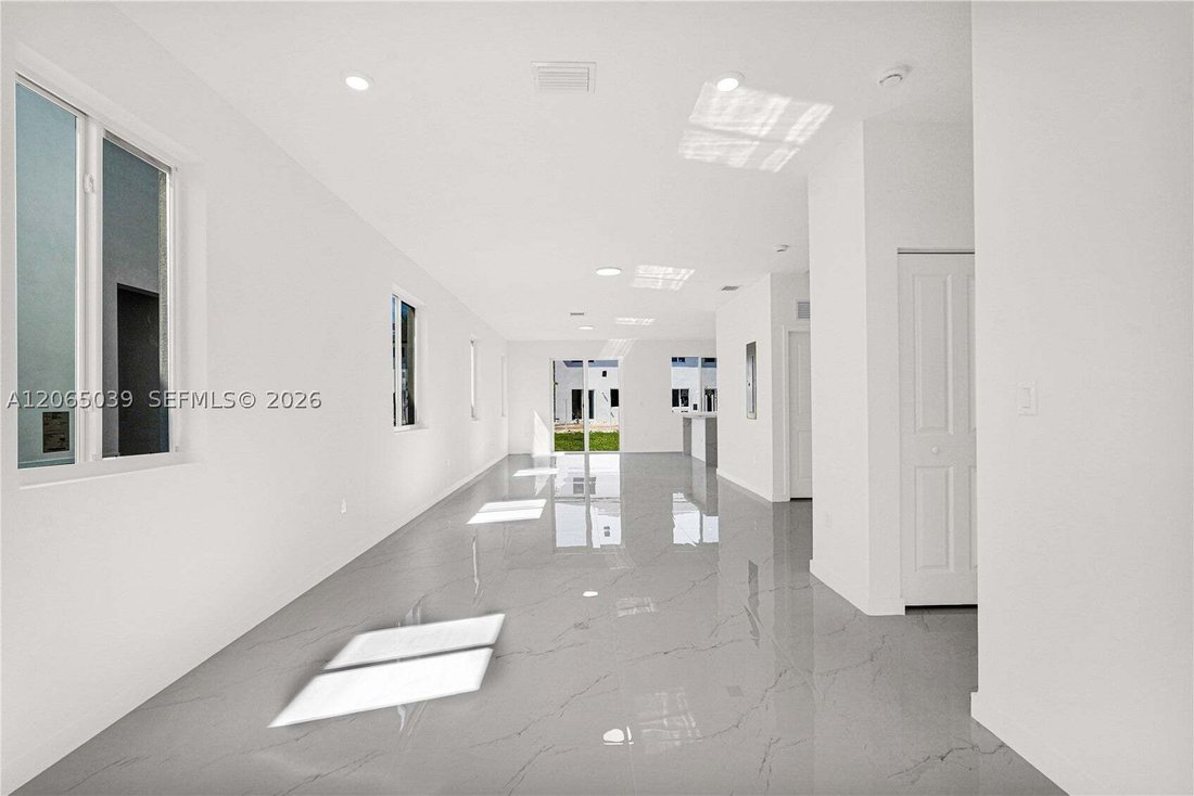 Townhouse in Miami, Florida, United States 3 - 18581647