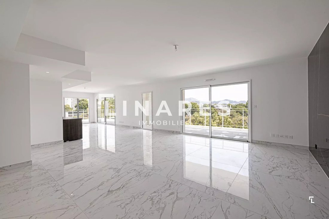 Apartment in Saint Giniez, 8e Arrondissement, Marseille 3 - 18582365