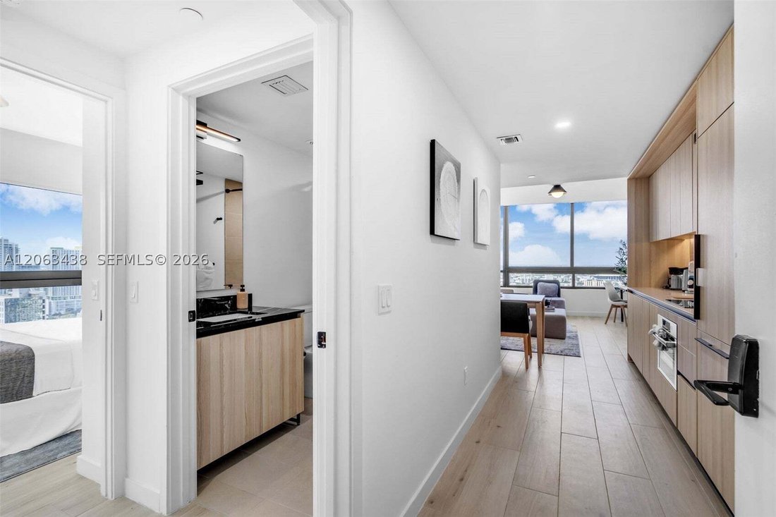 Condo in Miami, Florida, United States 1 - 18584400